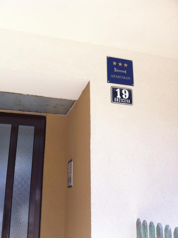 Nina, Apartment In City Centre Split Ruang foto