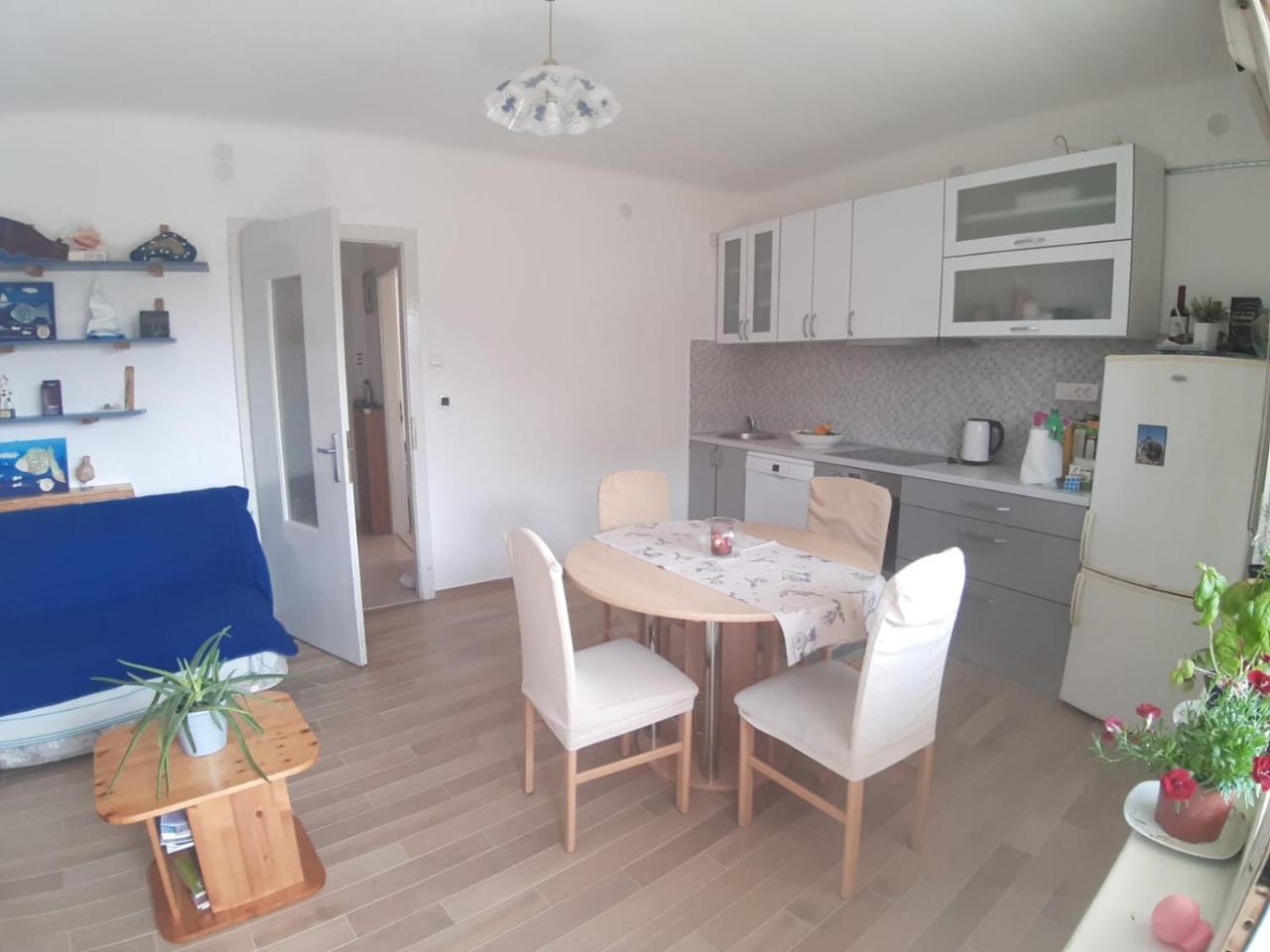 Nina, Apartment In City Centre Split Bagian luar foto